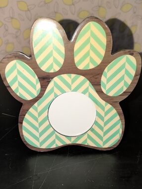 Decorative Paw-Shaped Photo Frame in Mint & Cream